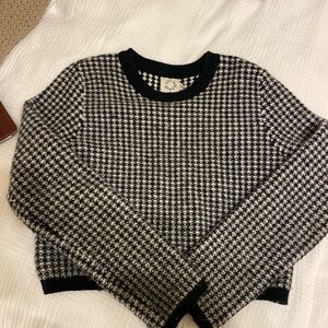 Elegant Black and White Houndstooth Sweater